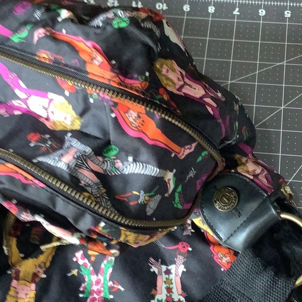 EUC Betsey Johnson Betseyville over the shoulder tote - Picture 12 of 12